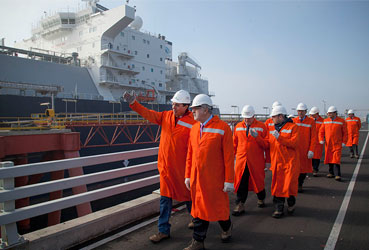 GasLog Shanghai on June 11 delivered the first US shale LNG cargo to Chile at its Quintero terminal. Chilean energy minister Maximo Pacheco is shown here in the foreground (Photo credit: GNL Quintero)