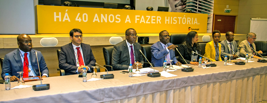 Sonangol holds its first board meeting with Isabel dos Santos, 5th from left, in the chair on June 9 (Photo credit: Sonangol)