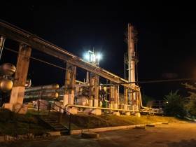 Gas processing plant (Credit: Ukrnafta)